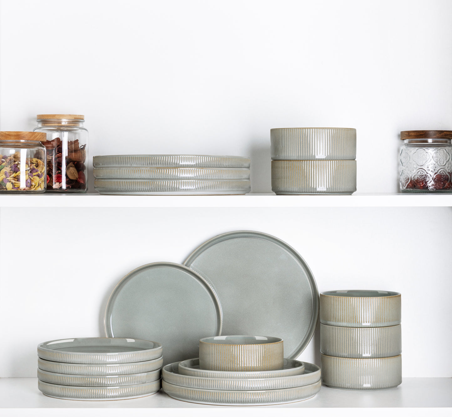 TheTerra Ceramic Dinnerware Sets for 6, 18 Pieces Porcelain Lightweight Speckled Plates and Bowls Sets, Scratch Resistant Dish Set, Oven & Microwave & Dishwasher Safe