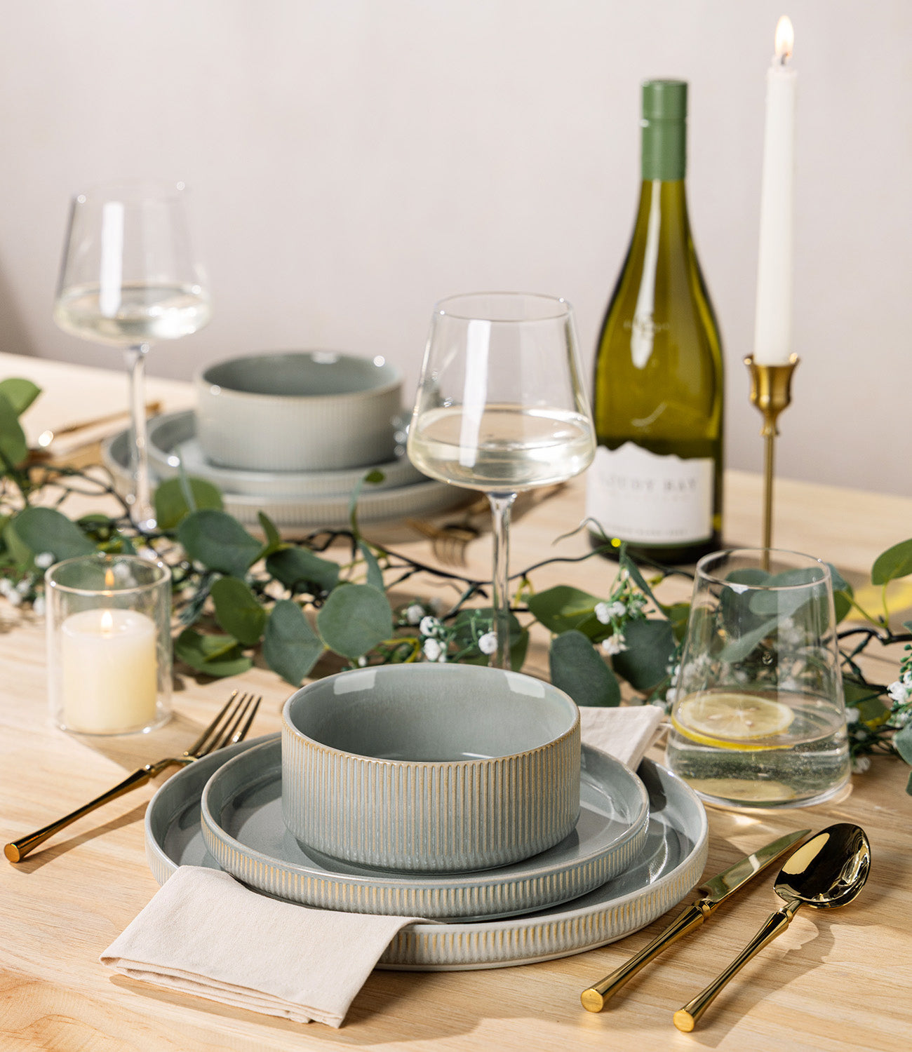 TheTerra Ceramic Dinnerware Sets for 6, 18 Pieces Porcelain Lightweight Speckled Plates and Bowls Sets, Scratch Resistant Dish Set, Oven & Microwave & Dishwasher Safe